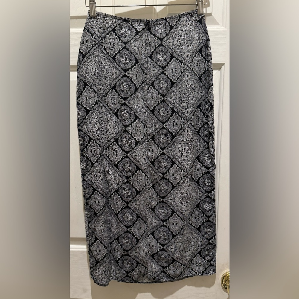 Windsor skirt size medium - Picture 2 of 3